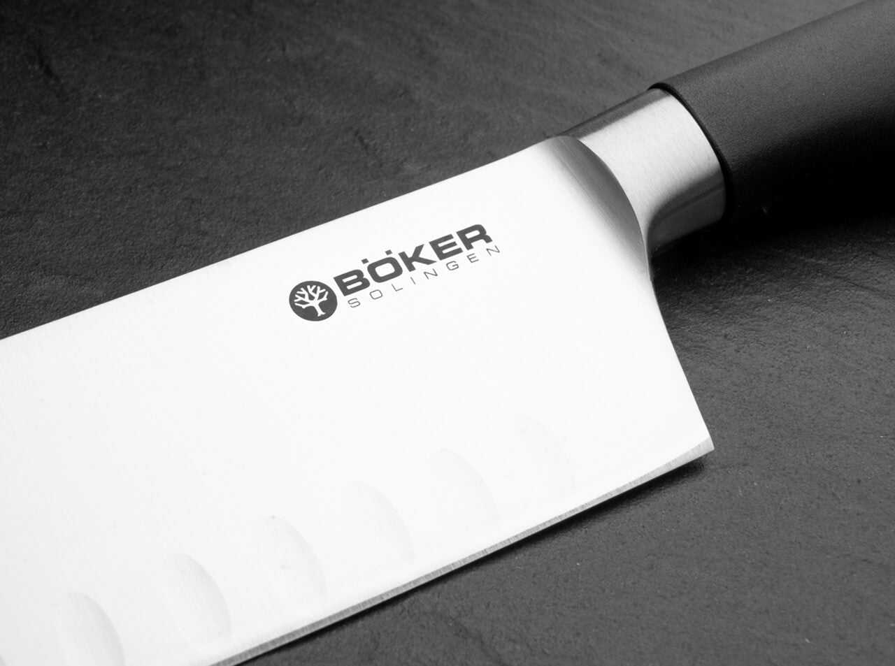 Böker Manufaktur Solingen Core Professional Santoku mit Kullen